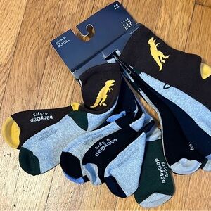 GAP Dinosaur Socks - 7 pairs feat different dinosaurs and colors. Crew socks.